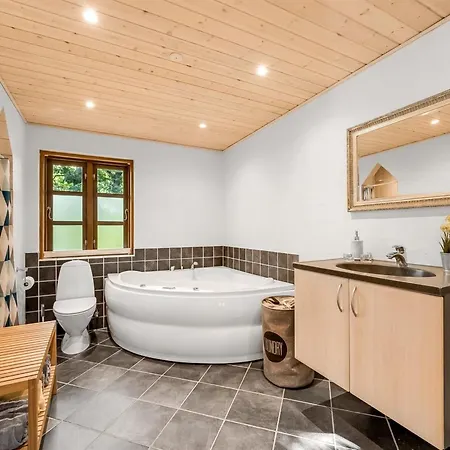 Hendrina - 250m To The Fjord By Interhome *
